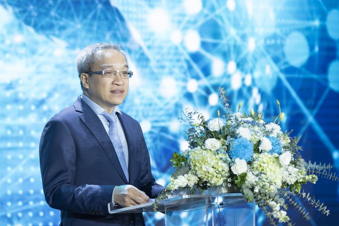 Thứ trưởng Phan Tâm – Đại diện Bộ Thông tin và Truyền thông phát biểu trong Lễ trao tặng bằng khen. Ảnh: FPT Telecom